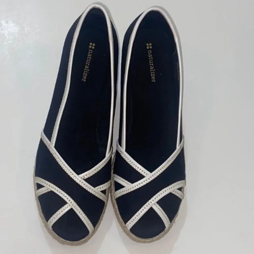 Naturalizer Black and White Espadrille Wedges Size 9.5M